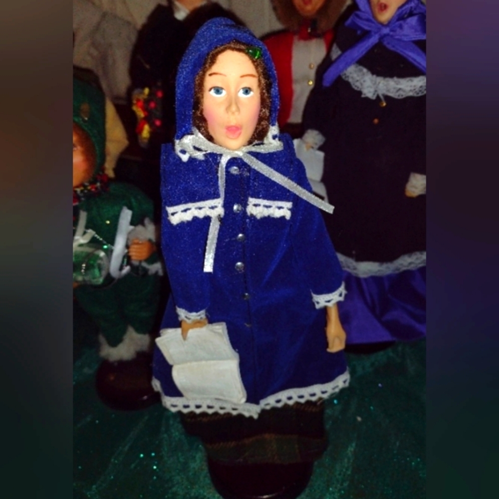 Christmas Caroler